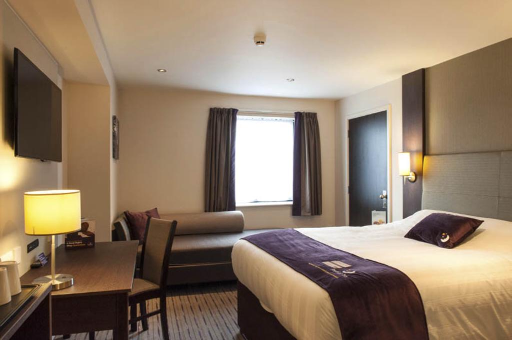 Premier Inn London Elstree / Borehamwood Room photo