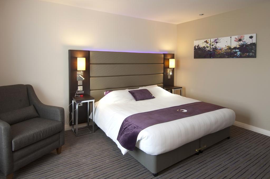 Premier Inn London Elstree / Borehamwood Room photo