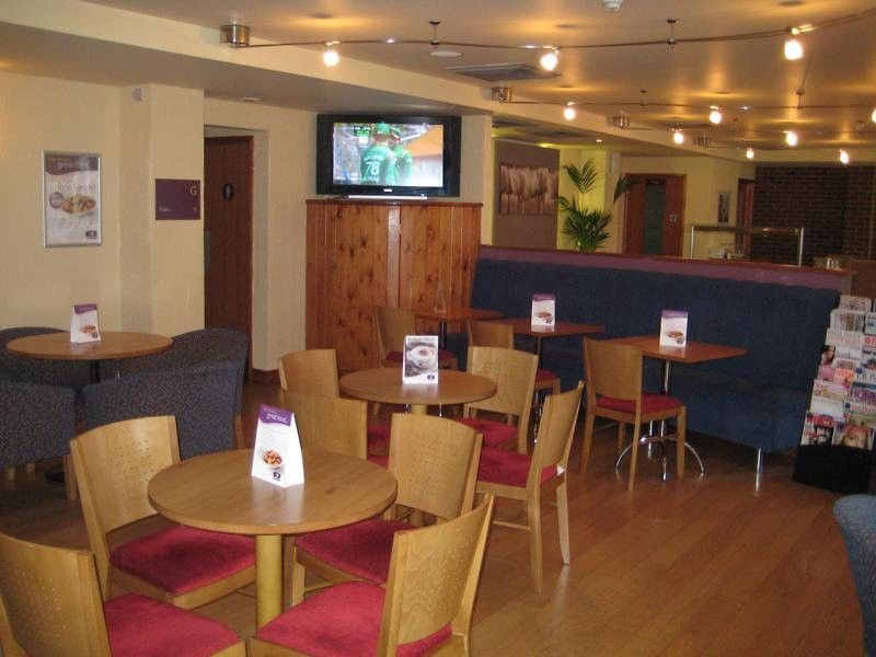 Premier Inn London Elstree / Borehamwood Exterior photo